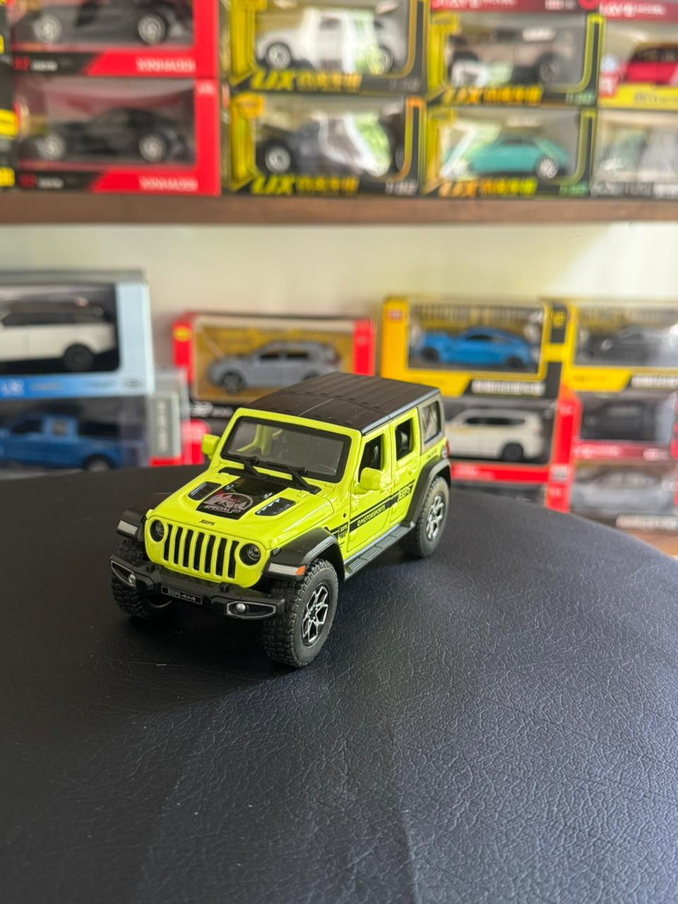 Diecast Model Car 1:32 Jeep Rubicon with Sound and Light Pullback Off-road Decorate Ornament Doors Open Metal Car Model Toys