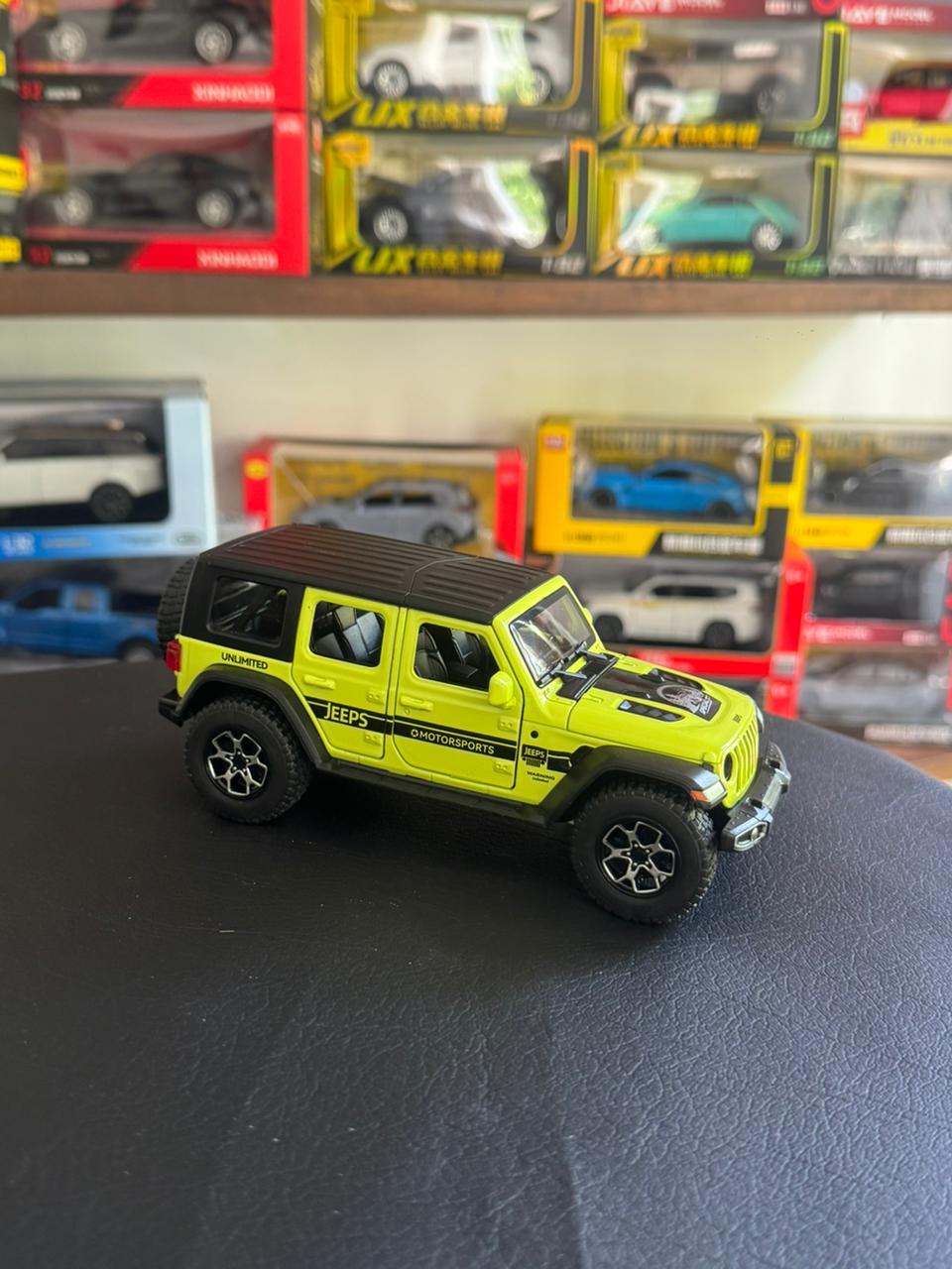 Diecast Model Car 1:32 Jeep Rubicon with Sound and Light Pullback Off-road Decorate Ornament Doors Open Metal Car Model Toys