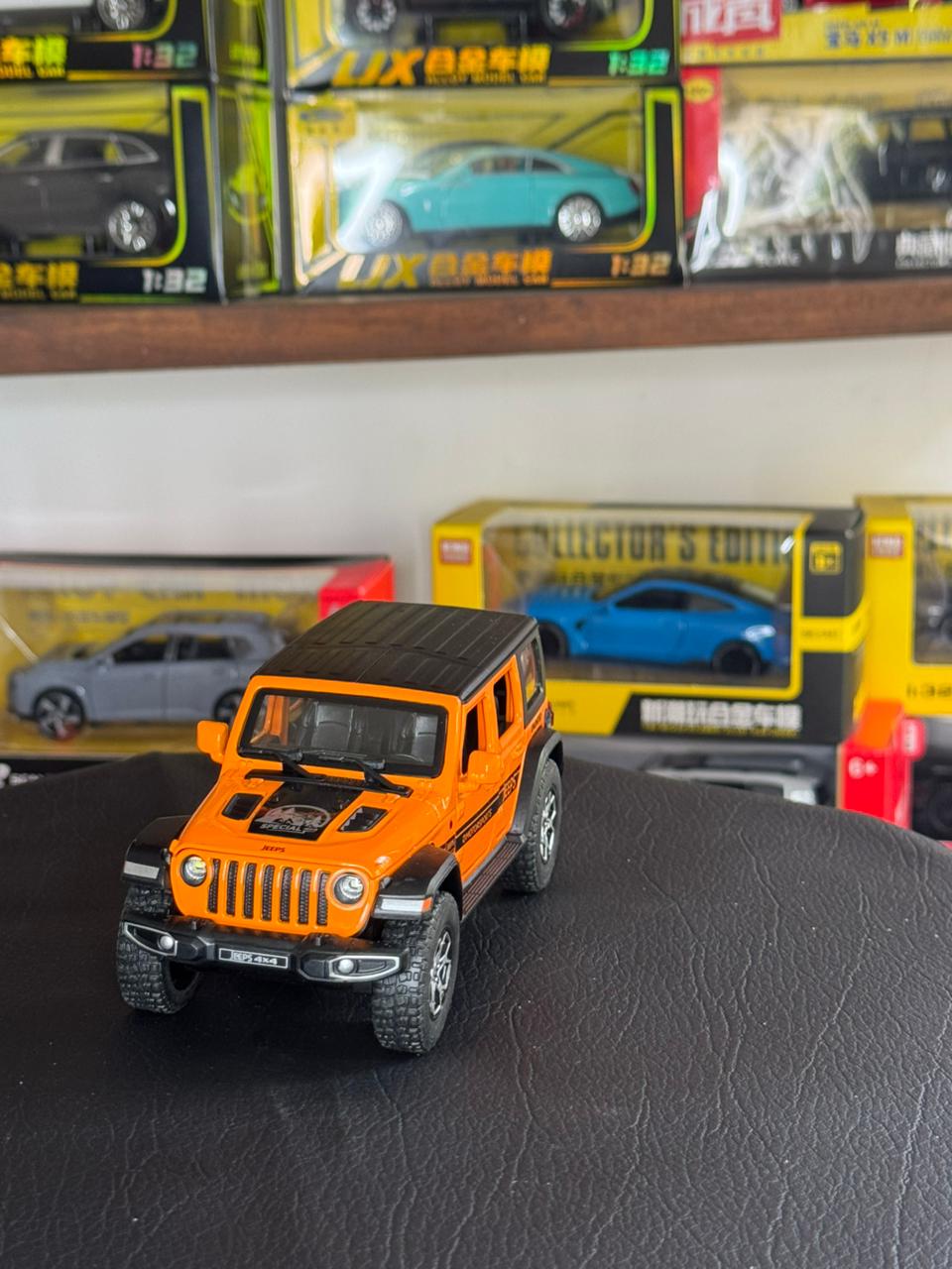 Diecast Model Car 1:32 Jeep Rubicon with Sound and Light Pullback Off-road Decorate Ornament Doors Open Metal Car Model Toys