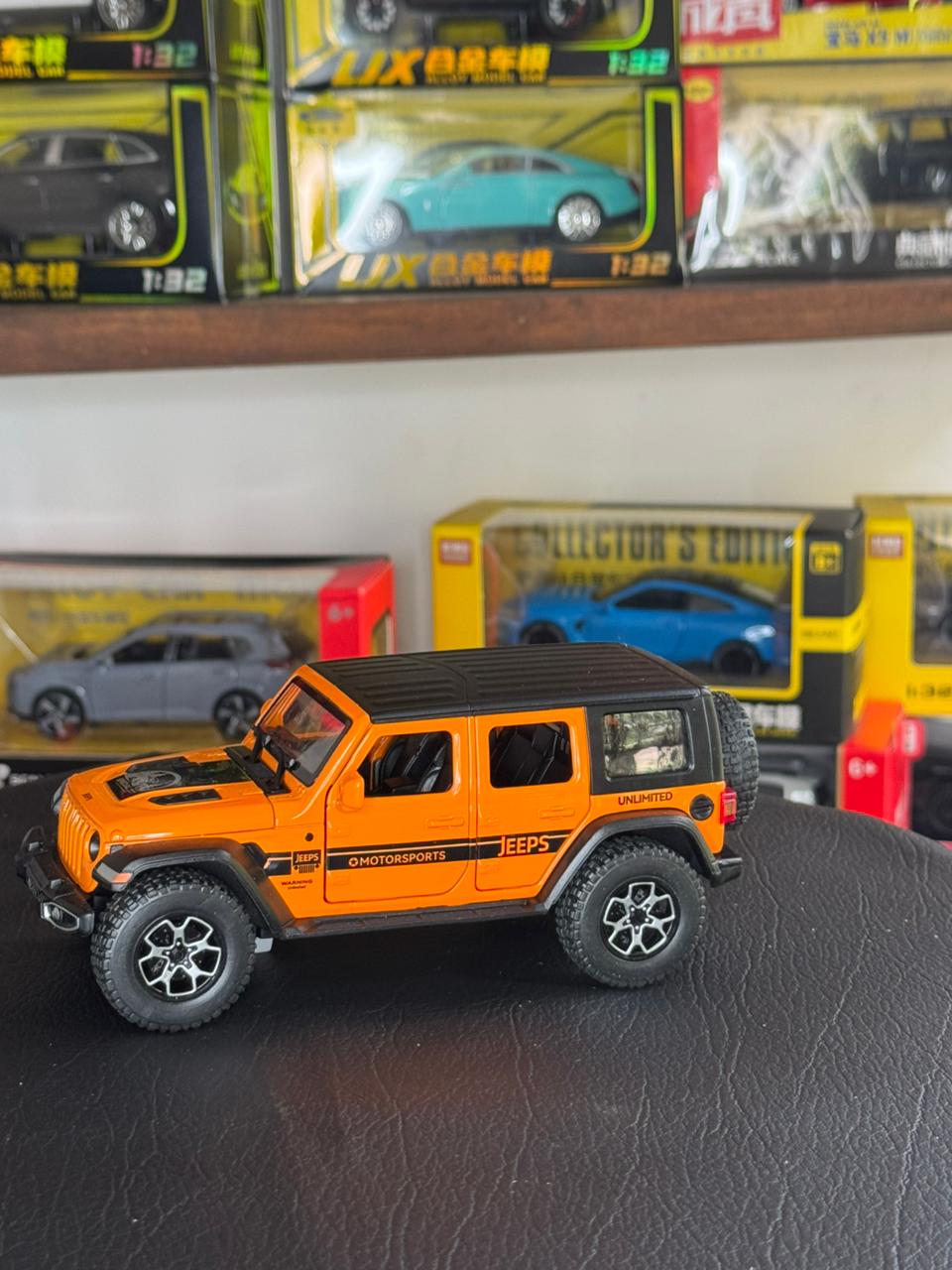 Diecast Model Car 1:32 Jeep Rubicon with Sound and Light Pullback Off-road Decorate Ornament Doors Open Metal Car Model Toys