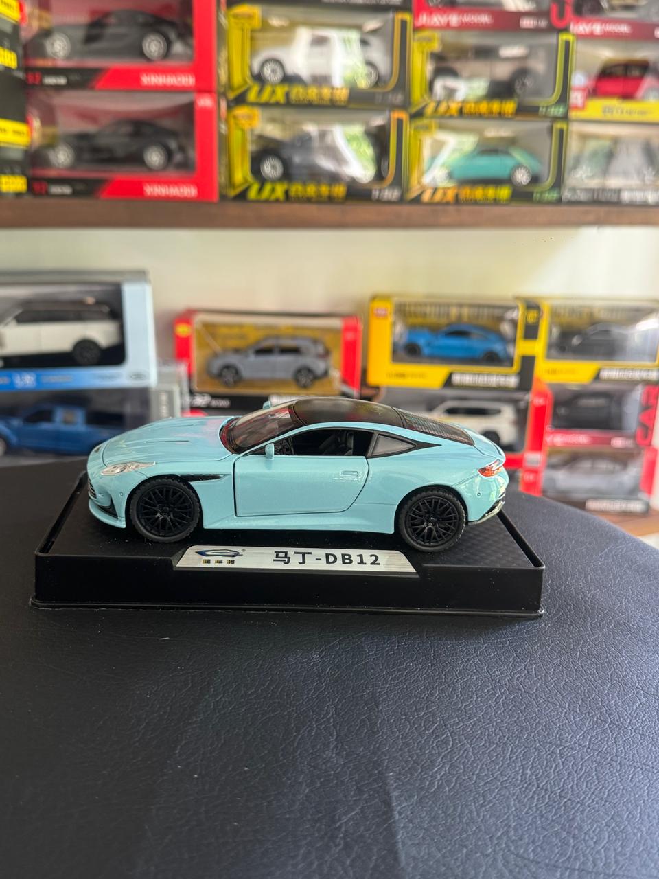 Diecast Model Car 1:32 ASTON MARTIN DB12 Alloy Car with Sound and Light Pullback Decorate Ornament Doors Open Metal Car Model Toys