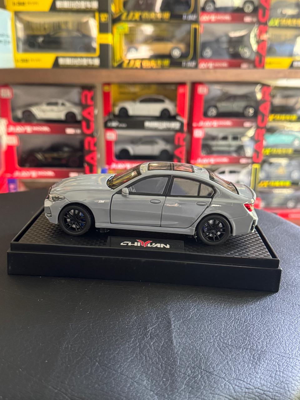 Diecast Model Car 1:32 BMW 320i Alloy Car with Sound and Light Pullback Decorate Ornament Doors Open Metal Car Model Toys