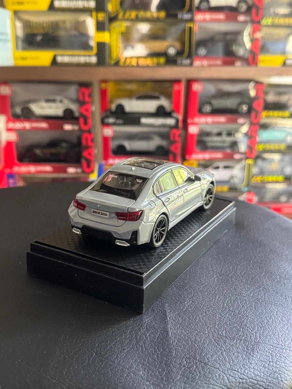 Diecast Model Car 1:32 BMW 320i Alloy Car with Sound and Light Pullback Decorate Ornament Doors Open Metal Car Model Toys