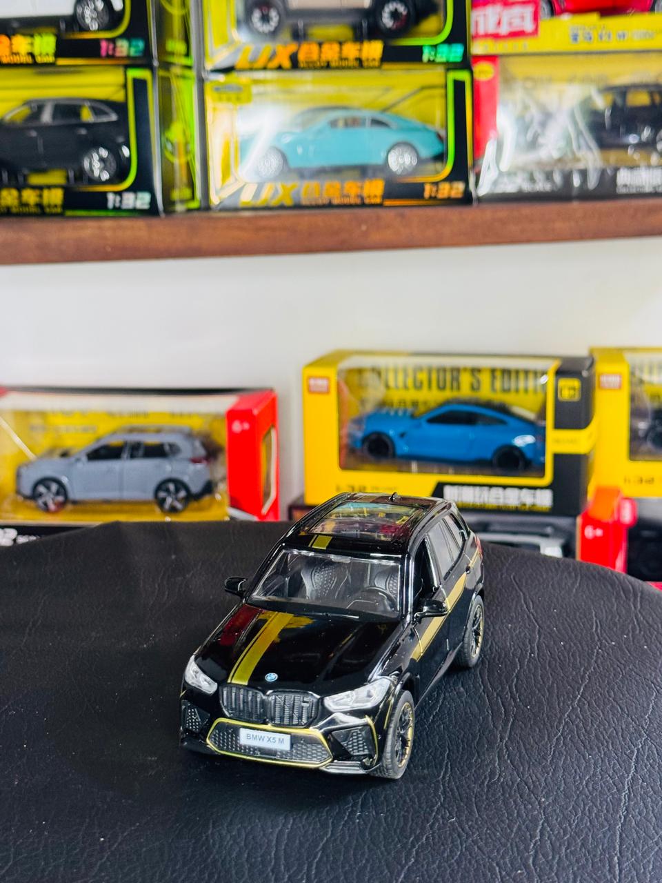 Diecast Model Car 1:32 BMW X5M Sport Car Alloy with Sound and Light Pullback Decorate Ornament Doors Open Metal Car Model Toys