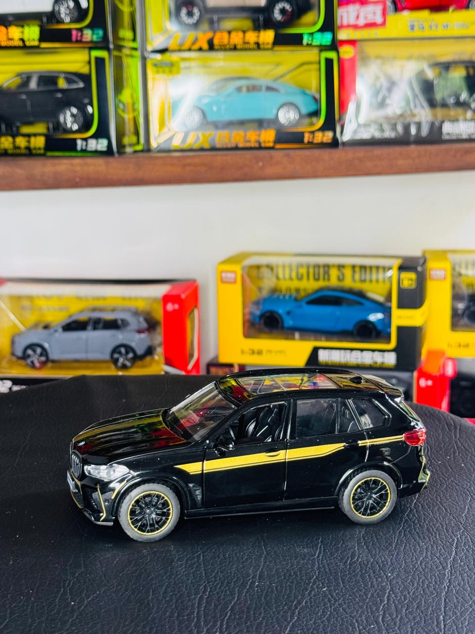 Diecast Model Car 1:32 BMW X5M Sport Car Alloy with Sound and Light Pullback Decorate Ornament Doors Open Metal Car Model Toys