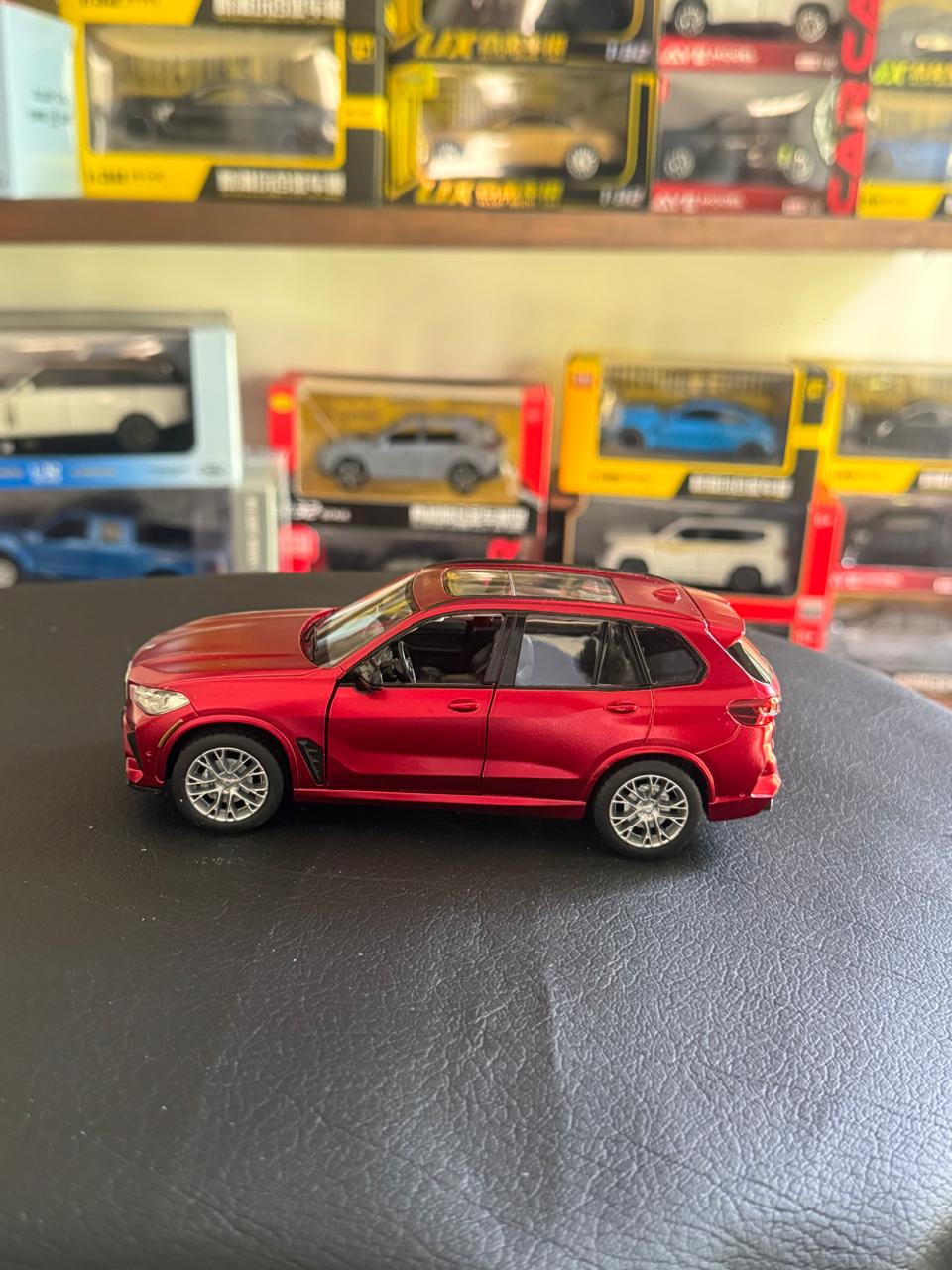 Diecast Model Car 1:32 BMW X5M Sport Car Alloy with Sound and Light Pullback Decorate Ornament Doors Open Metal Car Model Toys
