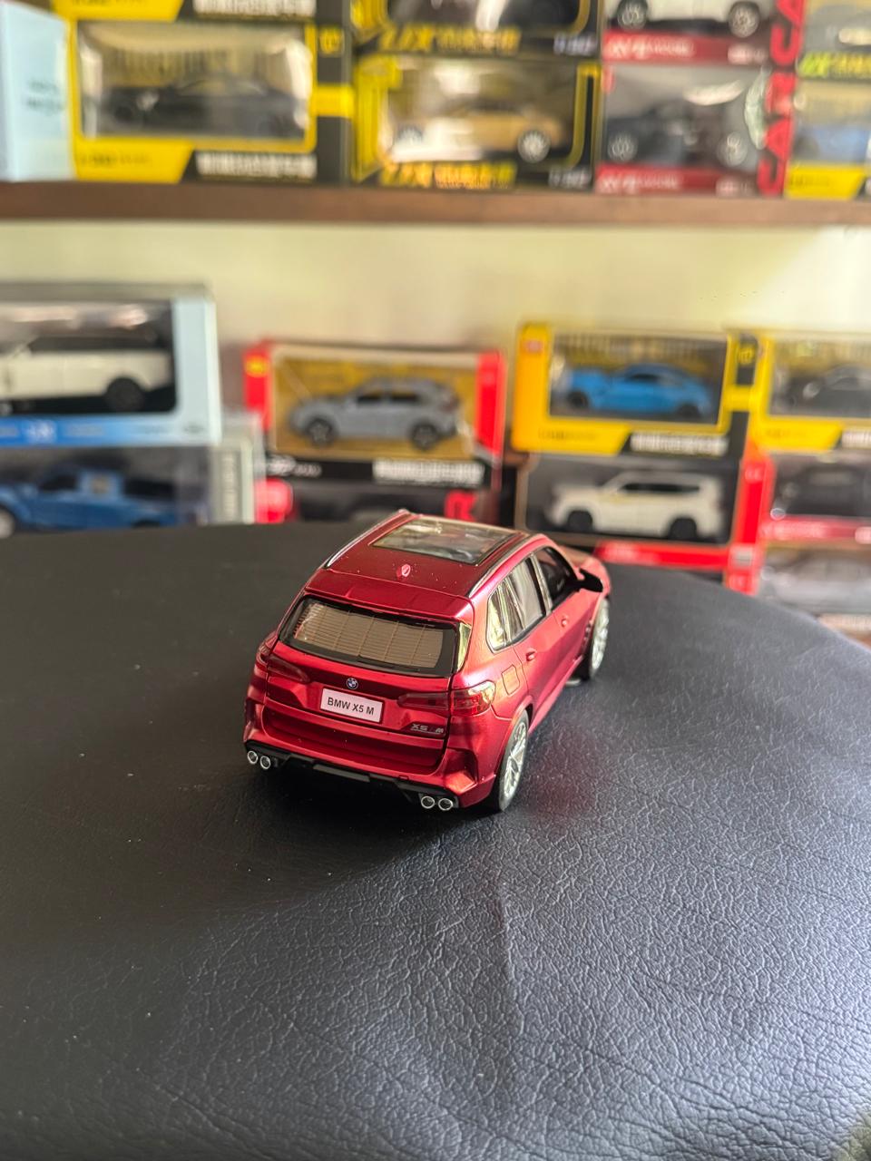 Diecast Model Car 1:32 BMW X5M Sport Car Alloy with Sound and Light Pullback Decorate Ornament Doors Open Metal Car Model Toys