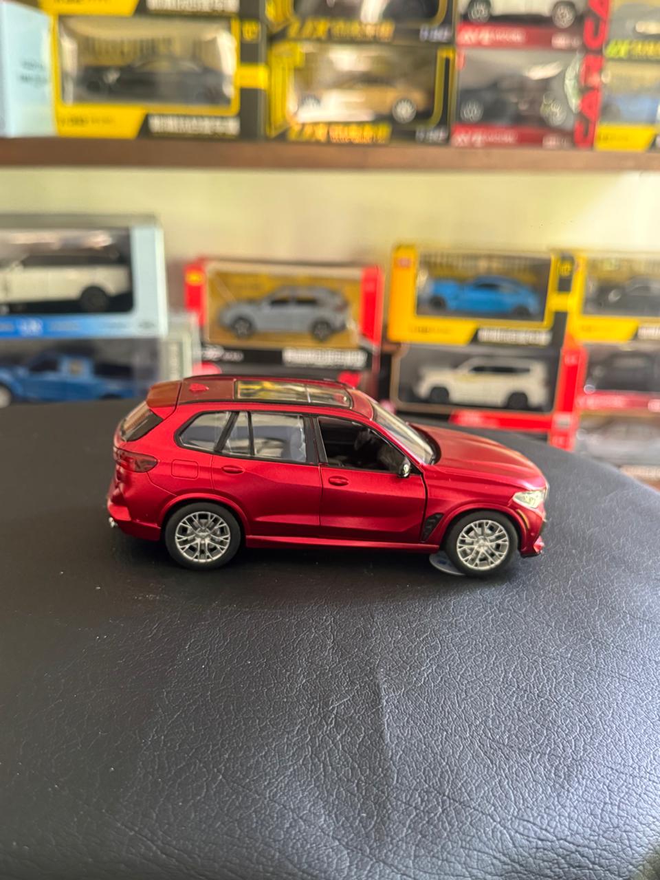 Diecast Model Car 1:32 BMW X5M Sport Car Alloy with Sound and Light Pullback Decorate Ornament Doors Open Metal Car Model Toys