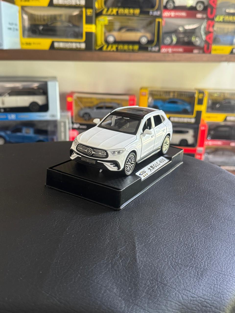 Diecast Model Car 1:32 Benz GLC-400e Alloy Car with Sound and Light Pullback Decorate Ornament Doors Open Metal Car Model Toys