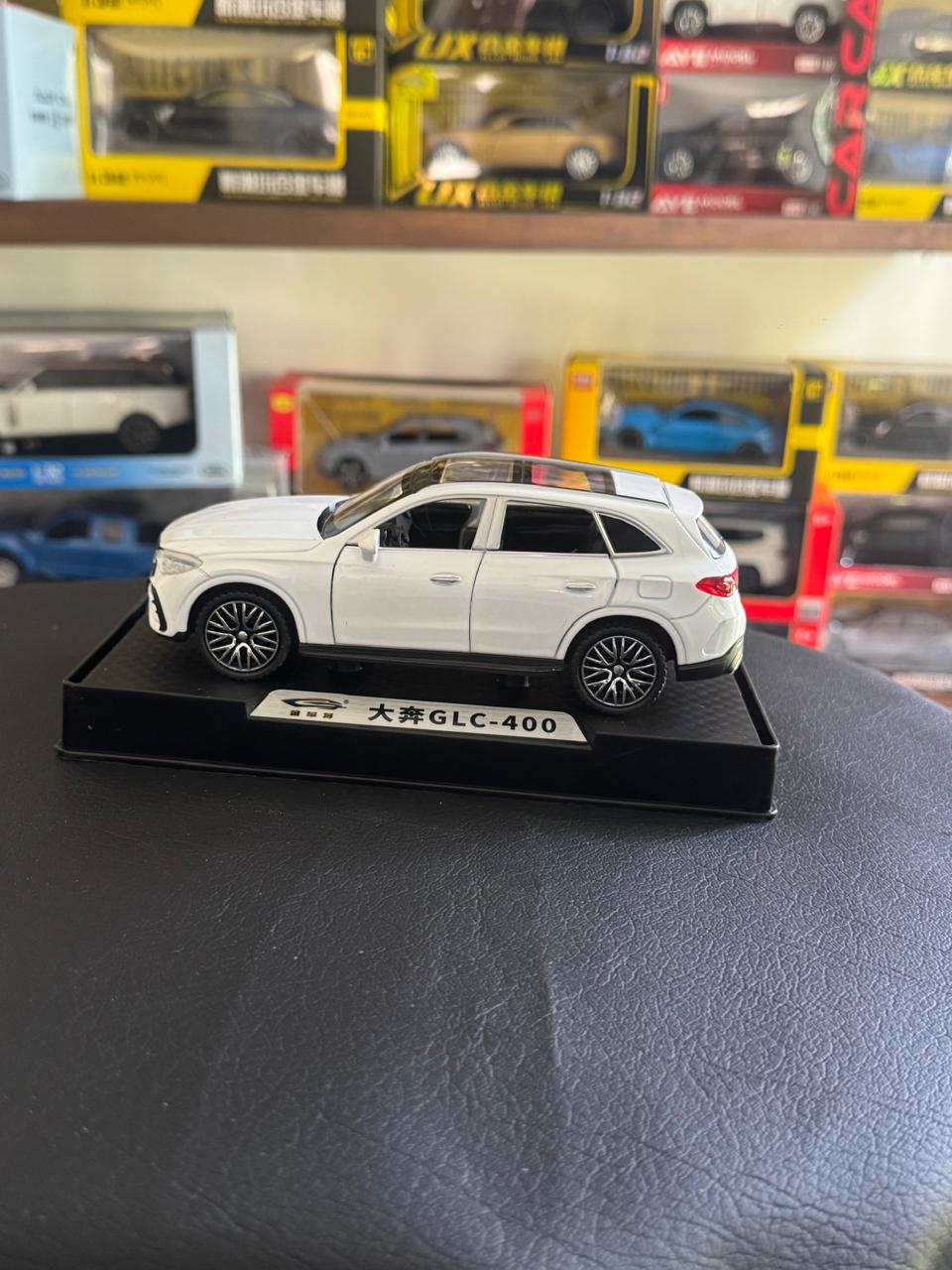 Diecast Model Car 1:32 Benz GLC-400e Alloy Car with Sound and Light Pullback Decorate Ornament Doors Open Metal Car Model Toys