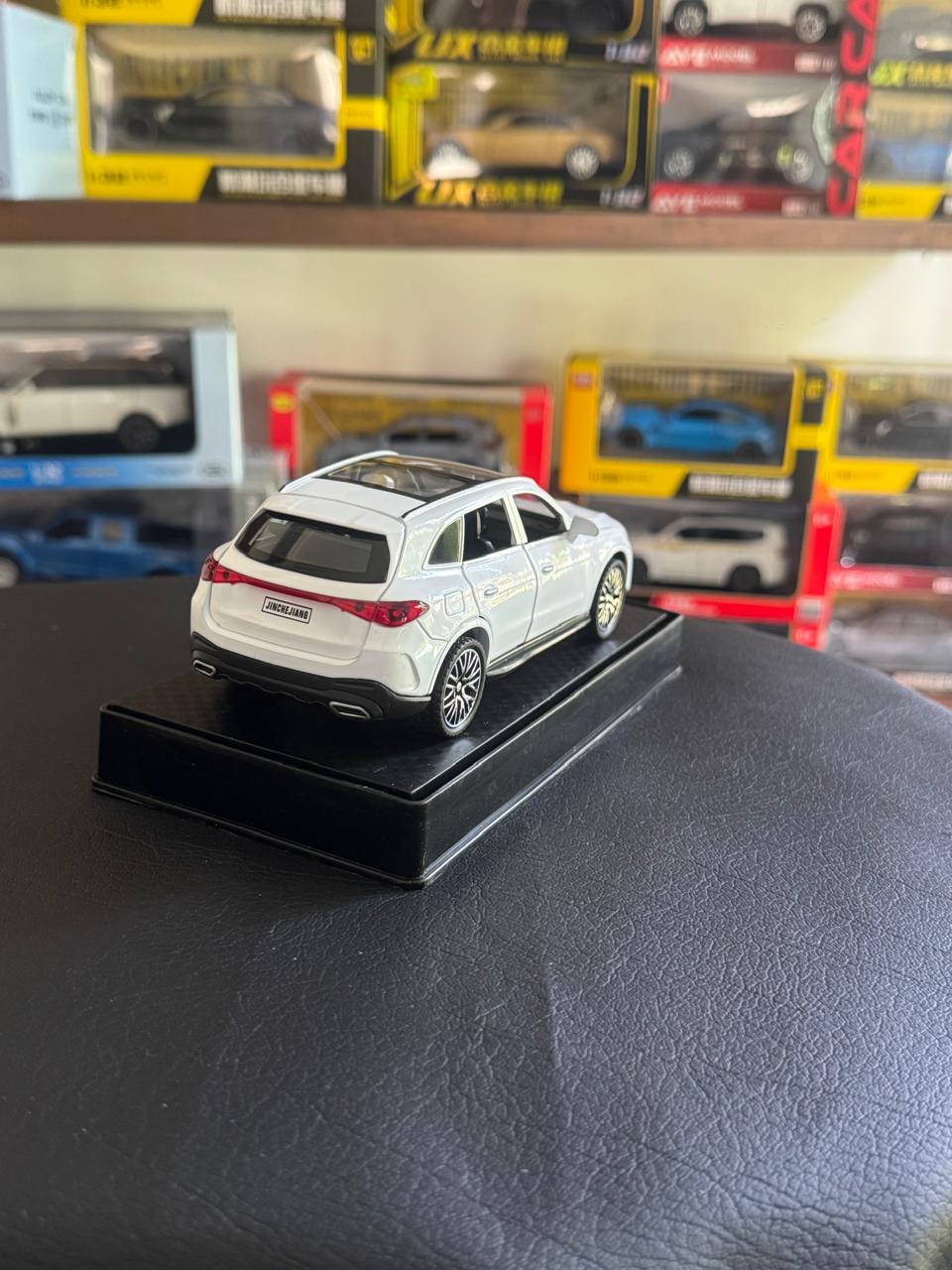Diecast Model Car 1:32 Benz GLC-400e Alloy Car with Sound and Light Pullback Decorate Ornament Doors Open Metal Car Model Toys
