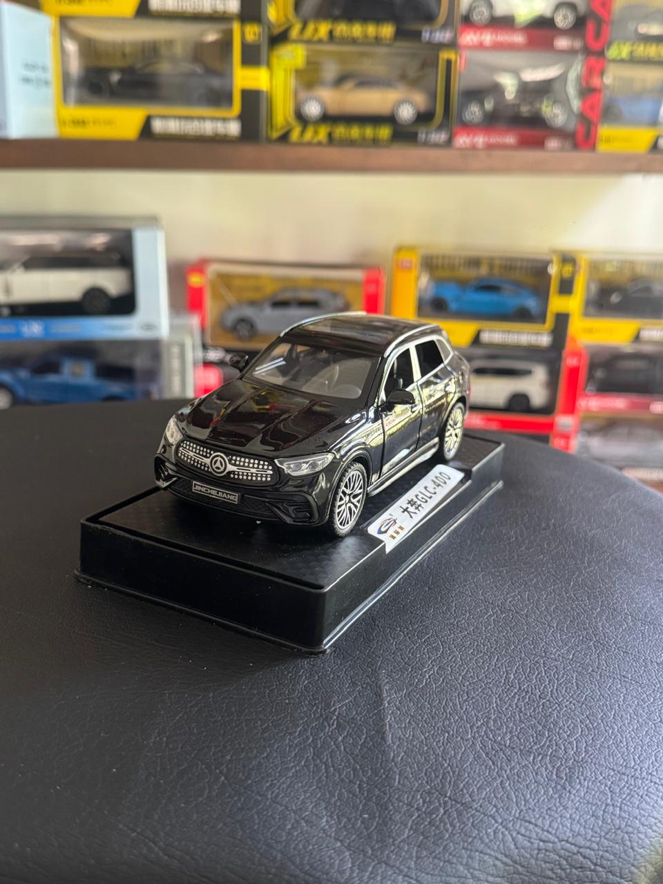 Diecast Model Car 1:32 Benz GLC-400e Alloy Car with Sound and Light Pullback Decorate Ornament Doors Open Metal Car Model Toys