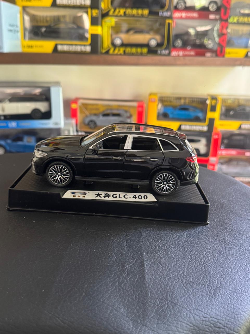 Diecast Model Car 1:32 Benz GLC-400e Alloy Car with Sound and Light Pullback Decorate Ornament Doors Open Metal Car Model Toys