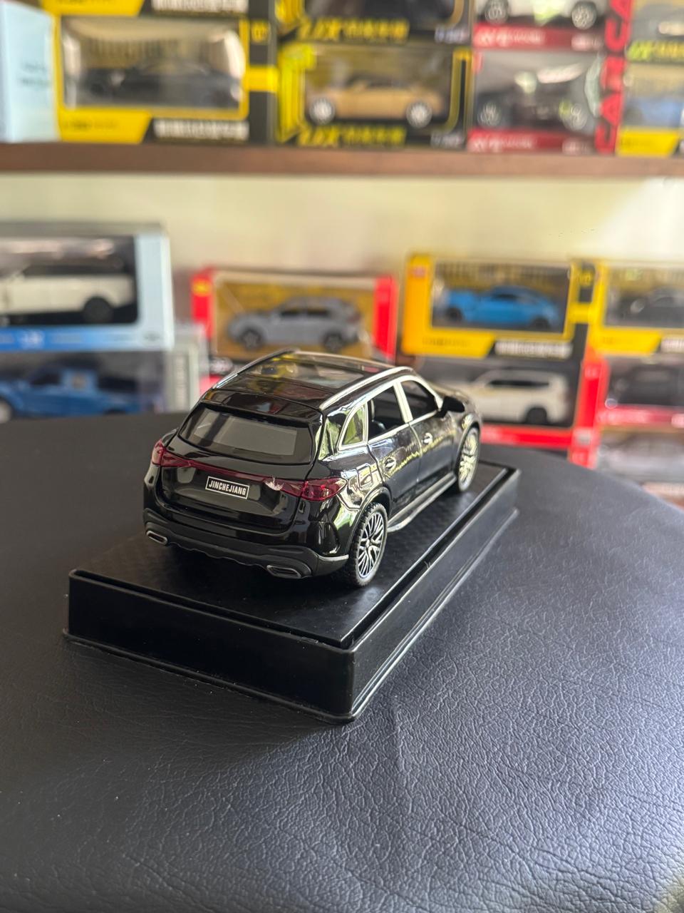 Diecast Model Car 1:32 Benz GLC-400e Alloy Car with Sound and Light Pullback Decorate Ornament Doors Open Metal Car Model Toys