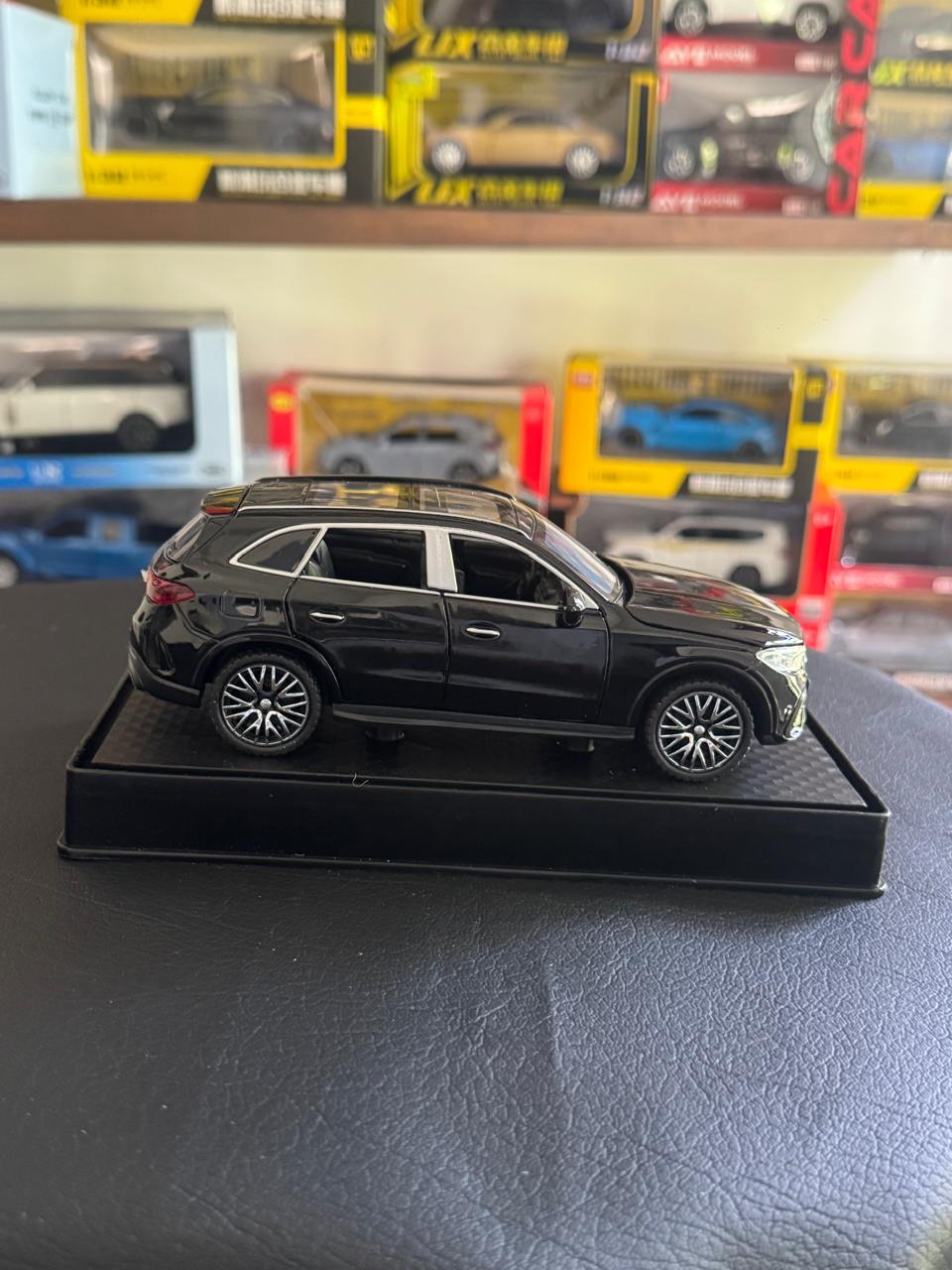 Diecast Model Car 1:32 Benz GLC-400e Alloy Car with Sound and Light Pullback Decorate Ornament Doors Open Metal Car Model Toys