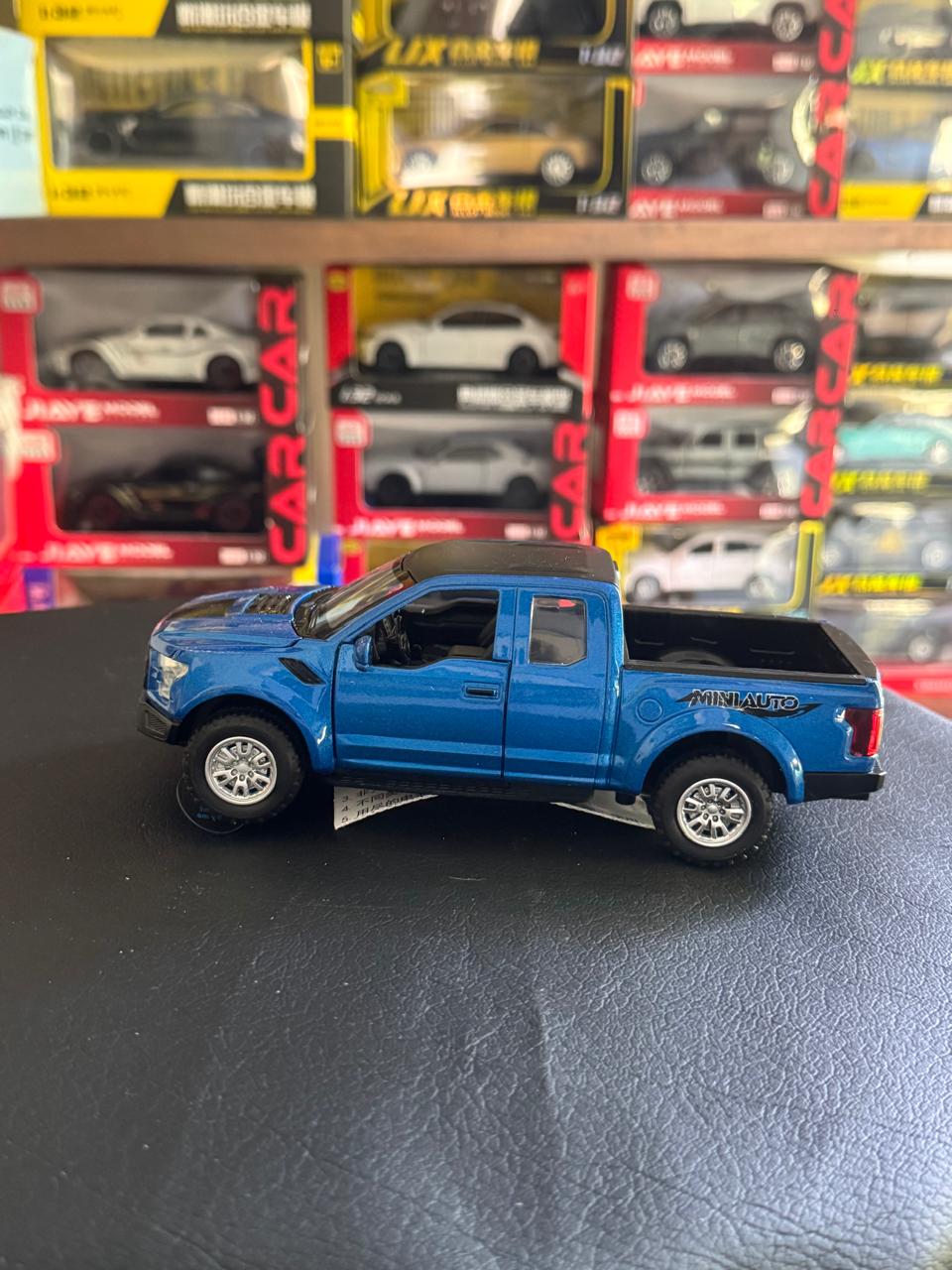 Diecast Model Car 1:32 Ford Raptor F-150 Pickup Alloy Car with Sound and Light Pullback Decorate Ornament Doors Open Metal Car Model Toys