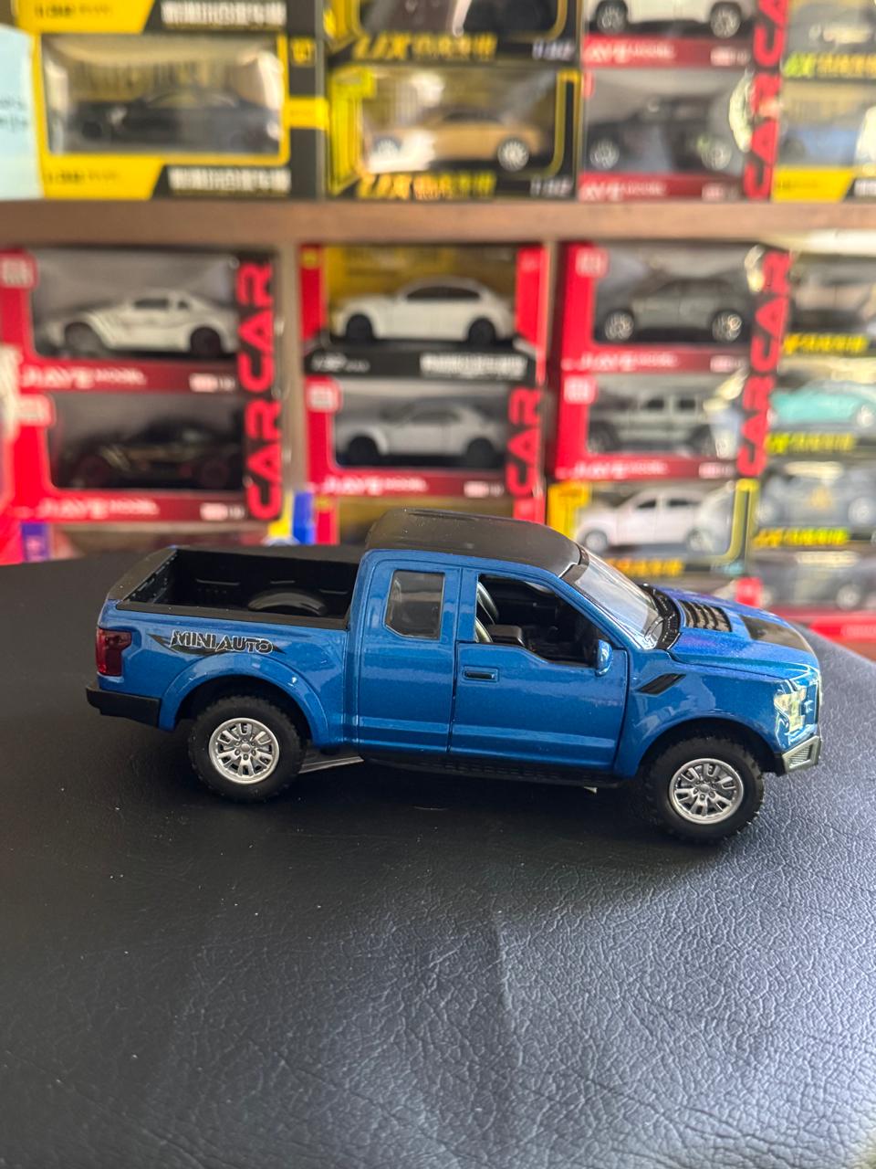 Diecast Model Car 1:32 Ford Raptor F-150 Pickup Alloy Car with Sound and Light Pullback Decorate Ornament Doors Open Metal Car Model Toys