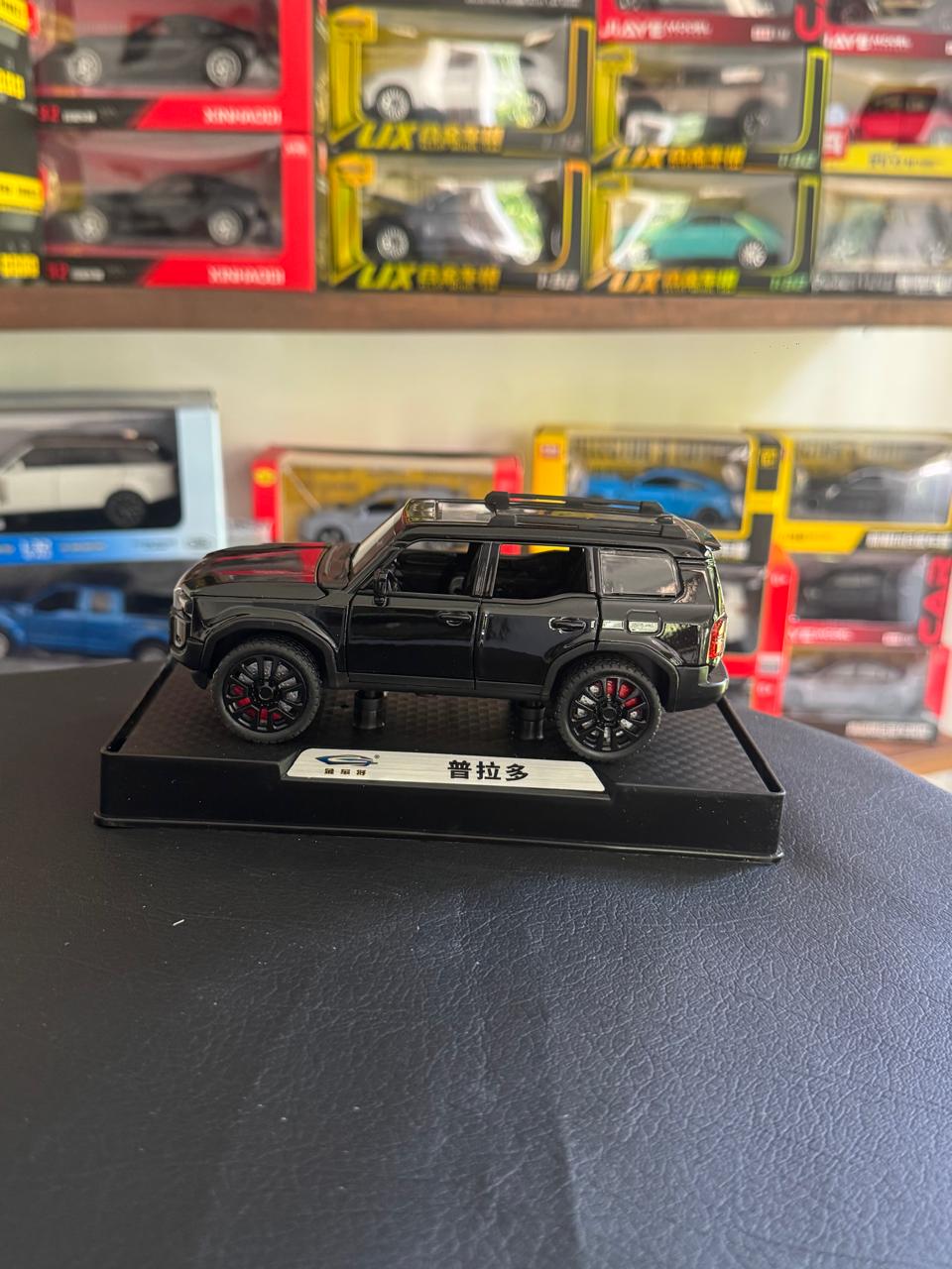 Diecast Model Car 1:32 TOYOTA Prado Alloy Car with Sound and Light Pullback Decorate Ornament Doors Open Metal Car Model Toys