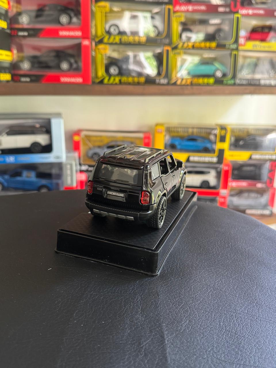Diecast Model Car 1:32 TOYOTA Prado Alloy Car with Sound and Light Pullback Decorate Ornament Doors Open Metal Car Model Toys