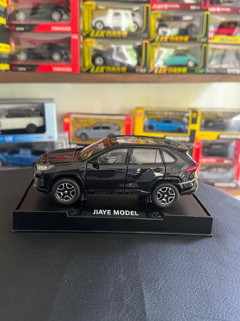 Diecast Model Car 1:32 TOYOTA RAV-4 Alloy Car with Sound and Light Pullback Decorate Ornament Doors Open Metal Car Model Toys